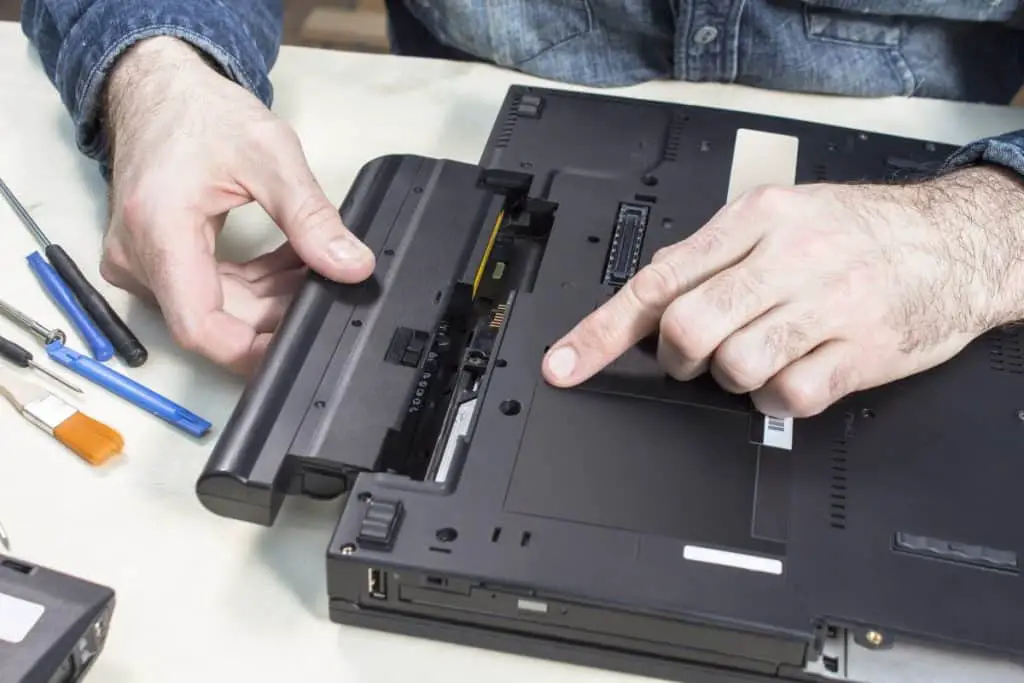 Removal of the battery by a service technician